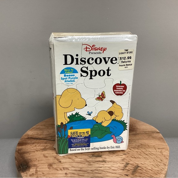 🟡 Sealed / New - VHS - Disney’s - Discover Spot - Bonus Puzzle Included - Rare - Picture 2 of 10